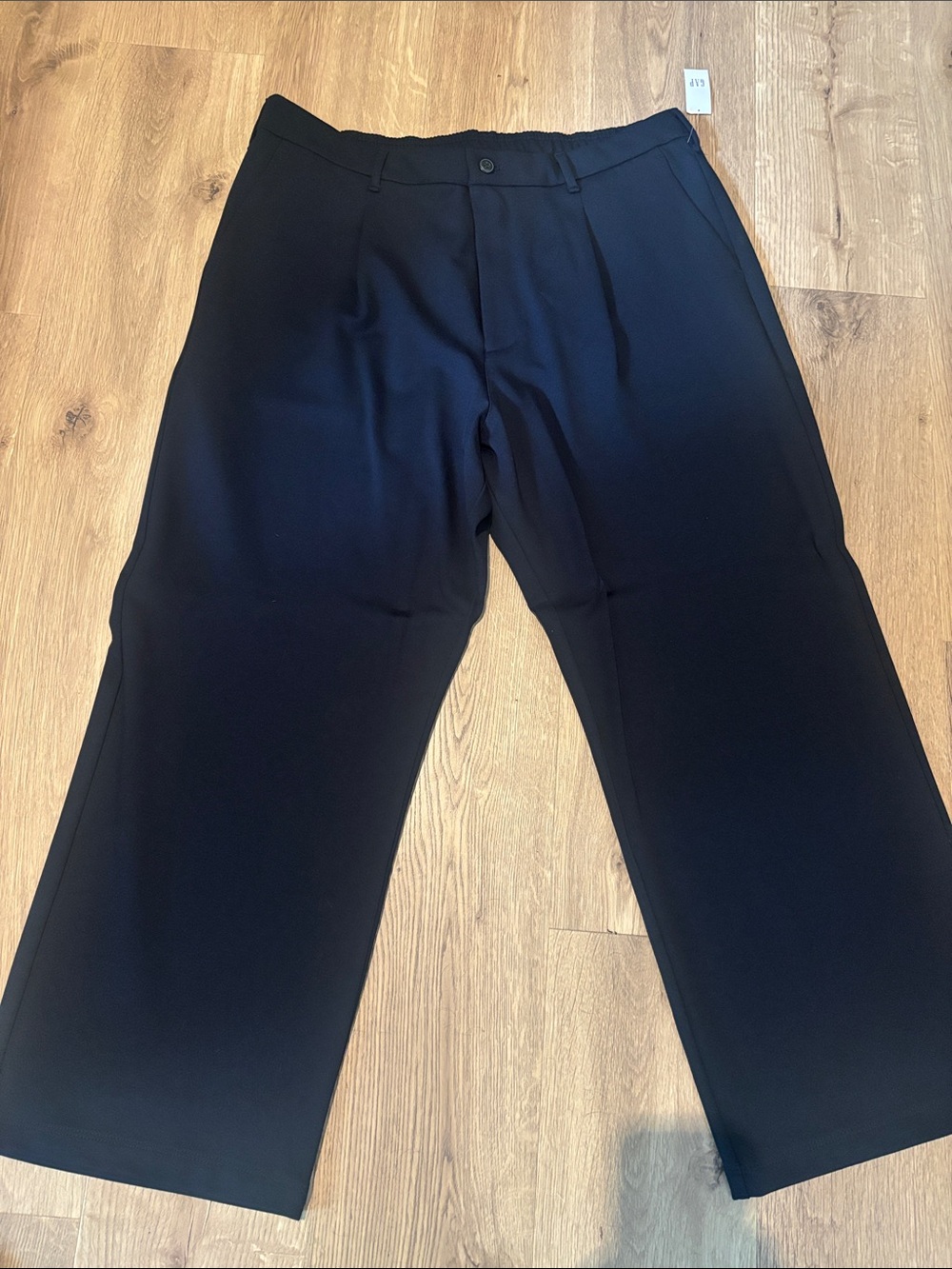 GAP Men's Black Wide-Leg Dress Pants  strech material with elastic back